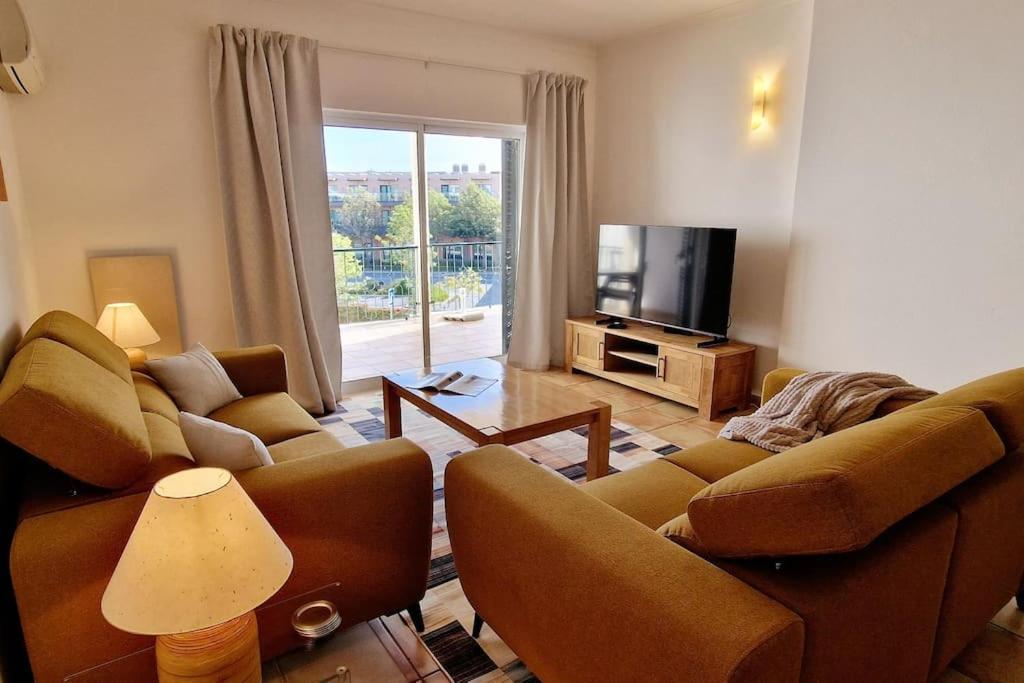 Jasmine Apartment Next To Meia Praia Beach لاغوس المظهر الخارجي الصورة