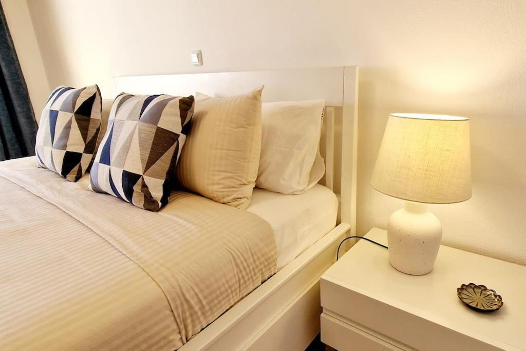 Jasmine Apartment Next To Meia Praia Beach لاغوس المظهر الخارجي الصورة